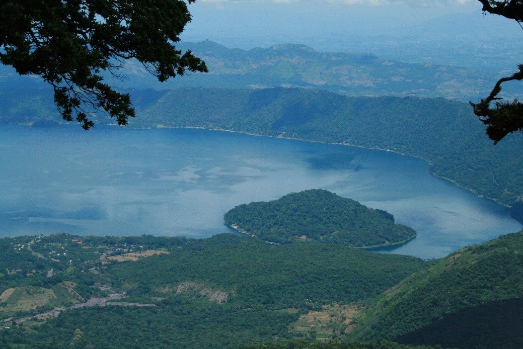Lago de Coatepeque desde Cerro Verde