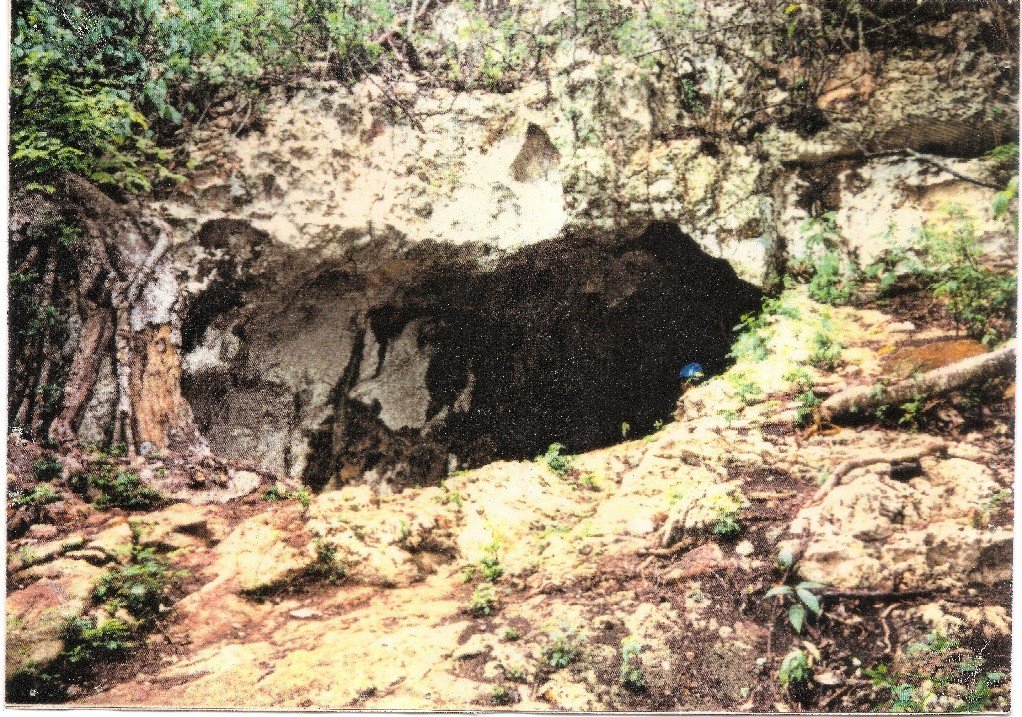 Entrada a la cueva de Chipare 1